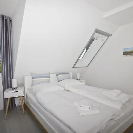 Apartmán Mit Meerblick, Gratis Nutzung Vom Ahoi Erlebnisbad Und Sauna In Sellin - Haus Inselblick Meerrauschen Groß Zicker