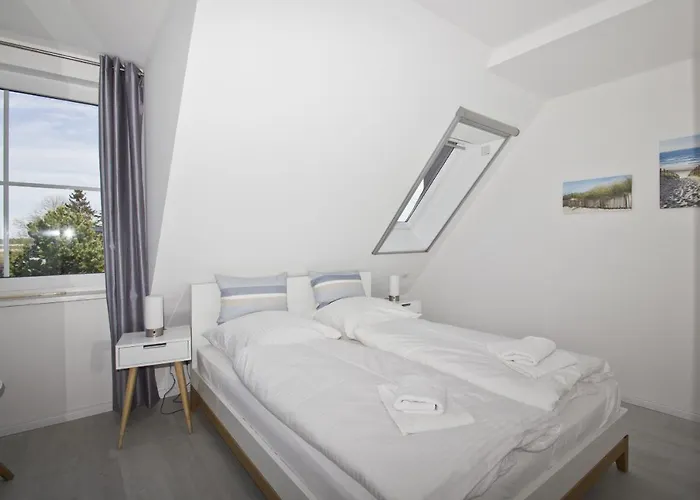 Appartement Haus Inselblick Ferienwohnung 17 Meerrauschen Mit Gratis Nutzung Vom Ahoi Erlebnisbad Und Sauna In Sellin Groß Zicker